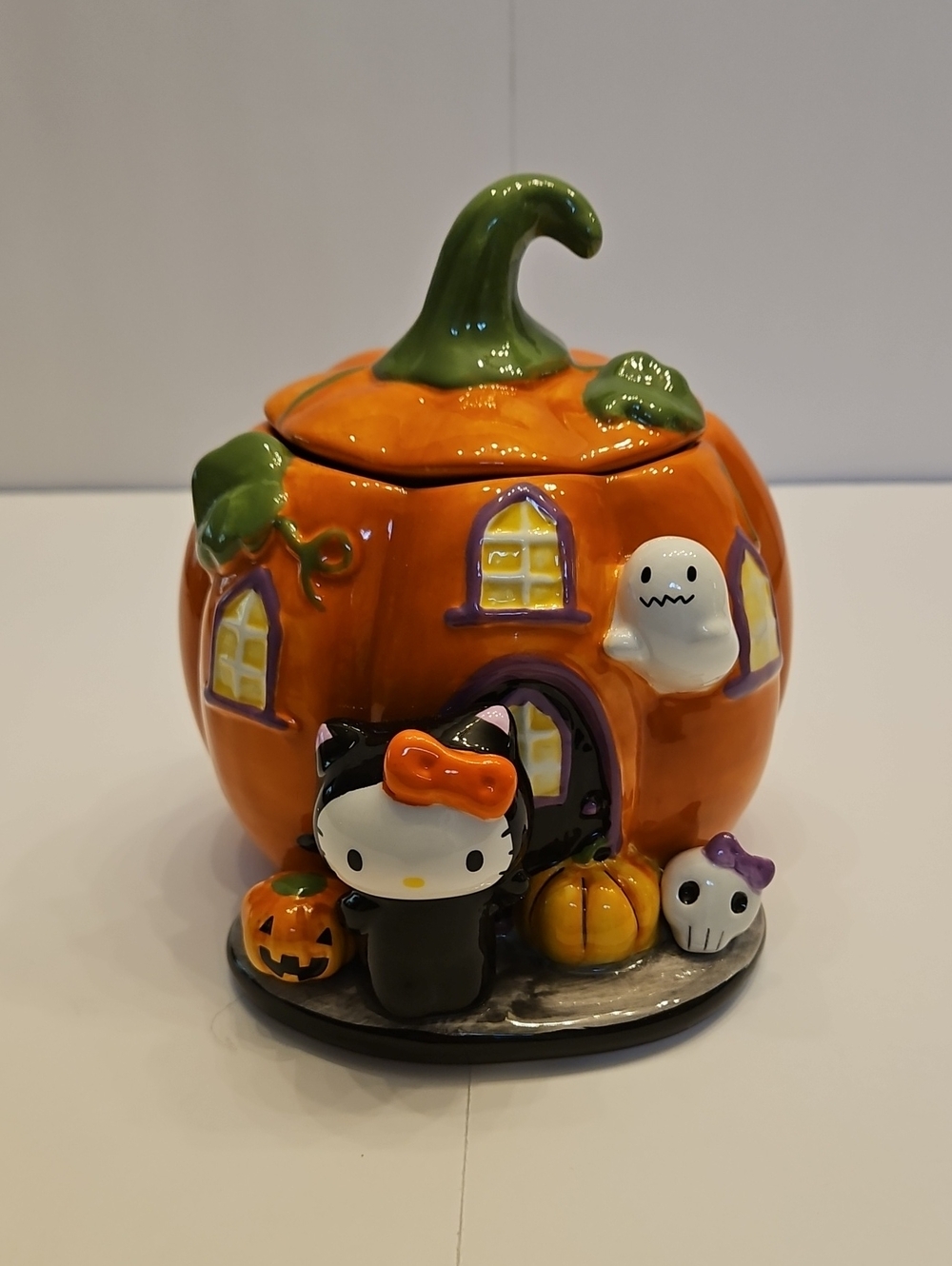 Blue Sky Pumpkin Orange & Green Hello Kitty Halloween Ceramic Jar Container NEW